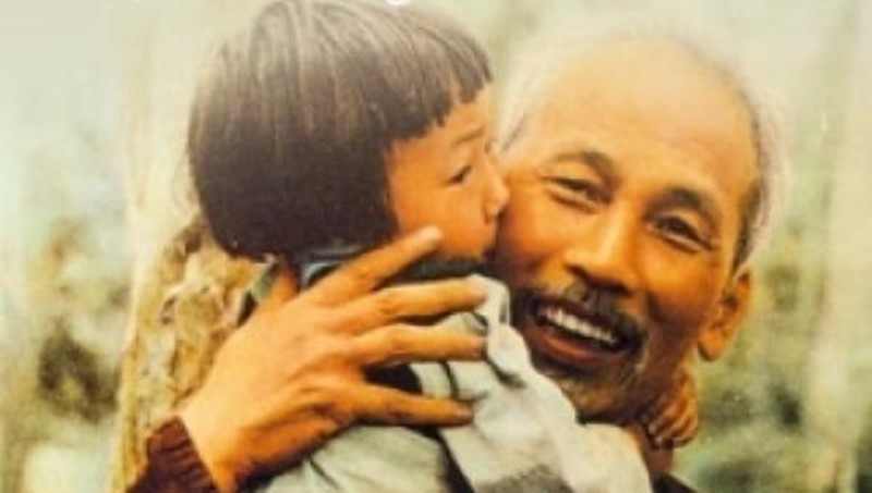Song in Lao language praises Uncle Ho