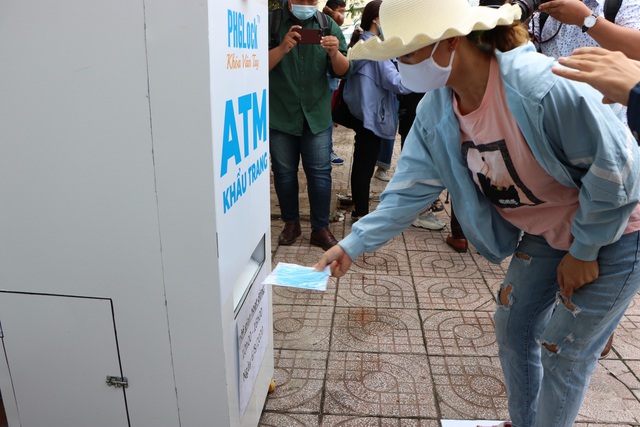 Ho Chi Minh City has first “face mask ATM