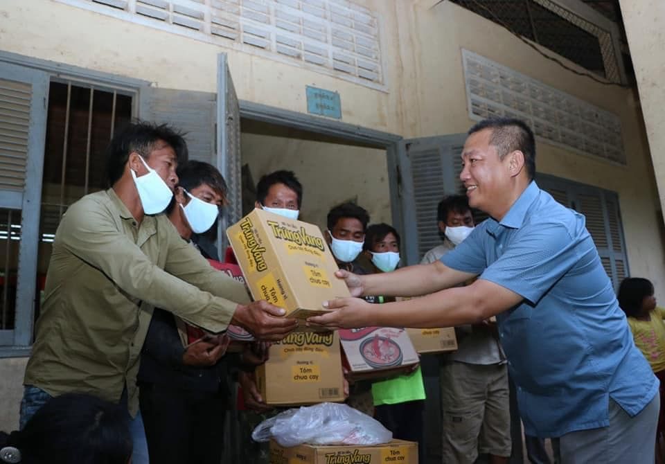 Embassy in Cambodia continues to assist Vietnamese origin families