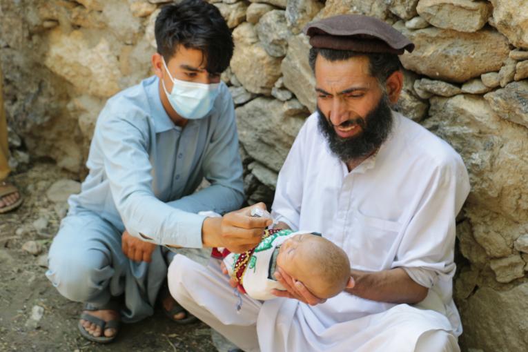 Polio vaccination campaigns resume in Afghanistan and Pakistan after COVID-19