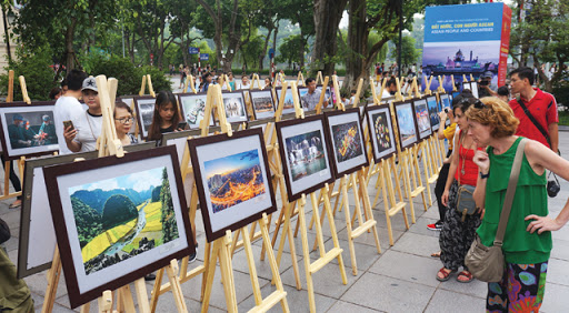 Photos on ASEAN land and people to be displayed