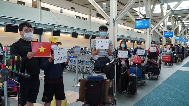 Vietnam repatriates 300 citizens from Canada and RoK