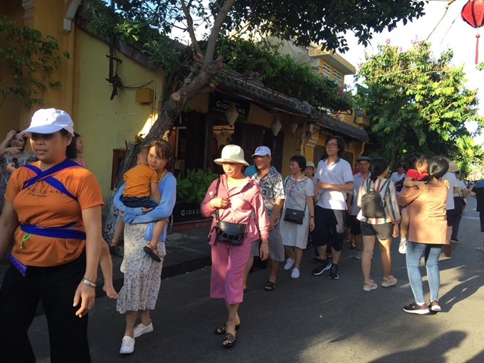 Vietnam greets 3 8 million foreign tourists in eight months