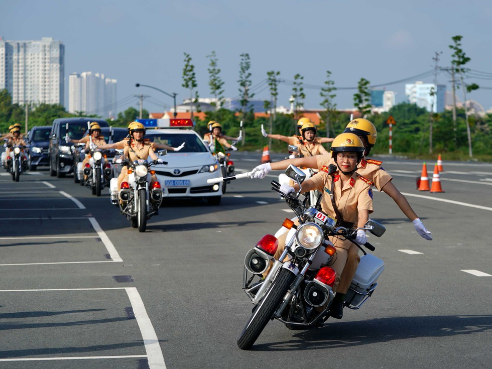 Specialized female motorcycle squad of Ho Chi Minh City Police makes debut