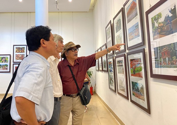 Photo exhibition on Hanoi opens