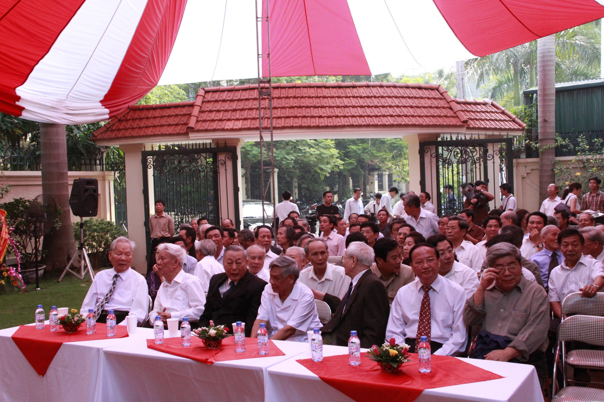 Poet To Huu s Museum opens