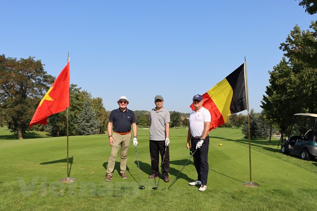 Friendly golf tournament in Belgium raises funds for Vietnamese Agent Orange victims