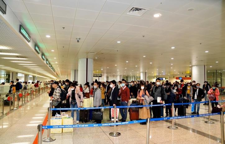 Hanoi instructs immigrants to register for quarantine at hotels