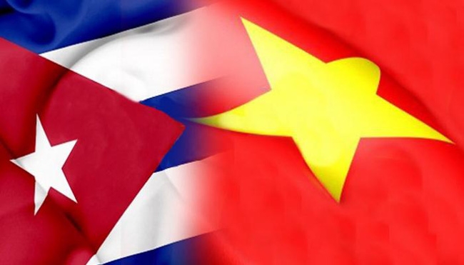 Cuban President praises exemplary relations with Vietnam