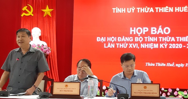Works to be donated to delegates to the 16th Provincial Party Congress