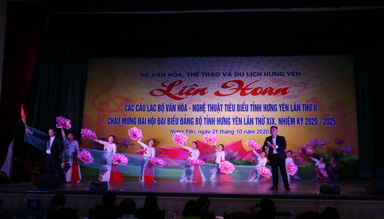 Art performances in Hung Yen province to welcome provincial Party Congress