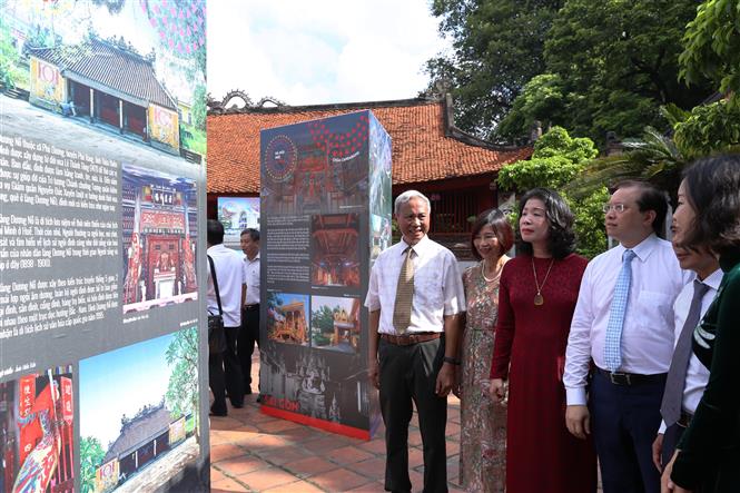 Photos on Hanoi – Hue – Saigon on display in Hanoi