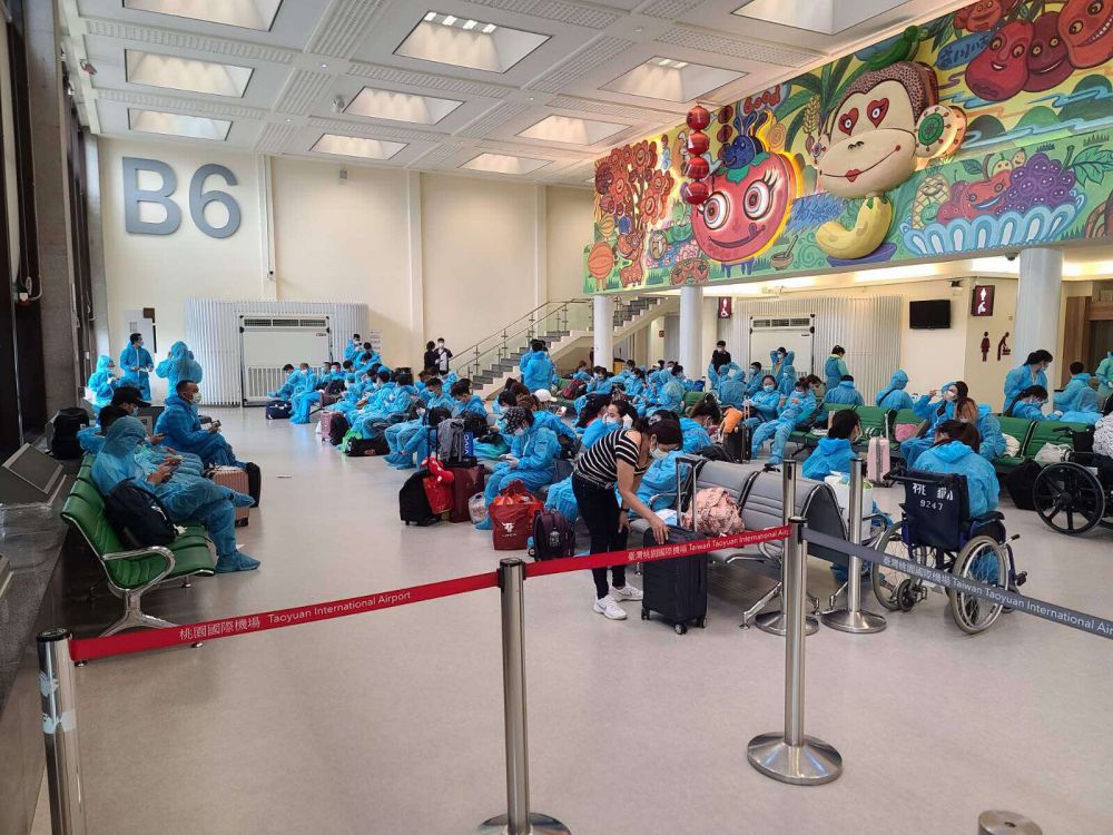 Vietnam brings home over 350 citizens from China’s Taiwan
