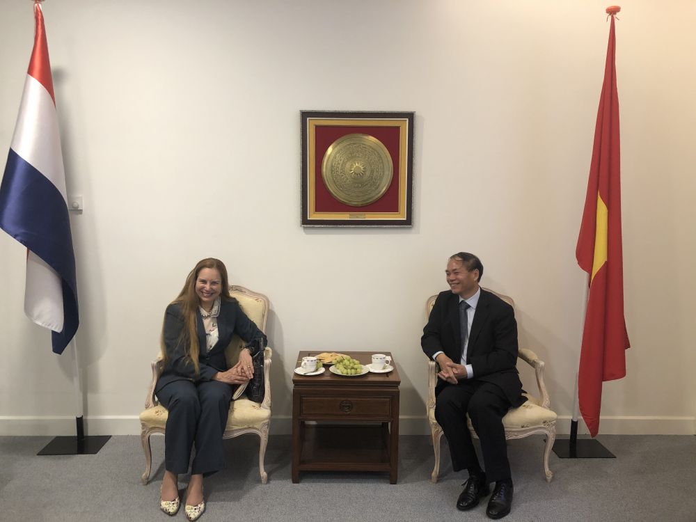 Ambassador Pham Viet Anh receives Editor-in-Chief of Diplomat Magazine