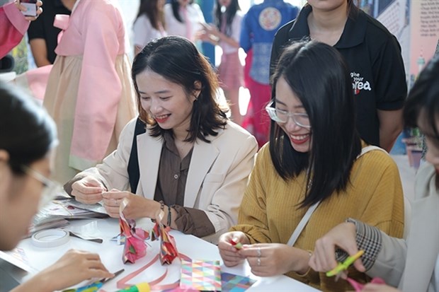Event invites tourists to experience Korean tourism