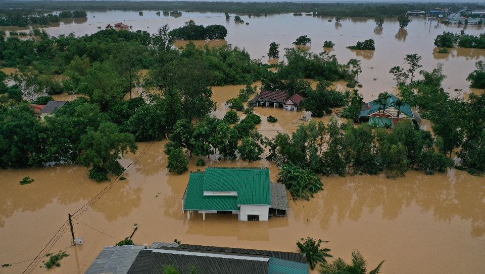 Vietnamese in Malaysia raise fund to support flood victims in central region
