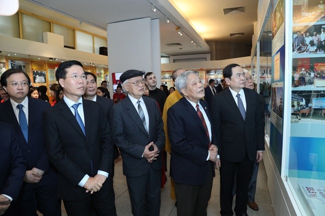Exhibition on Vietnam Fatherland Front opens in Hanoi