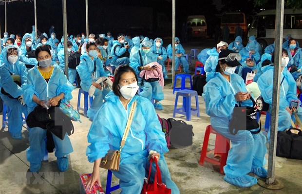 Nearly 280 Vietnamese citizens from Europe land at Van Don Airport safely