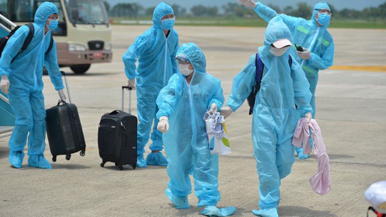 Nearly 350 Vietnamese citizens brought home from Europe, America, Africa