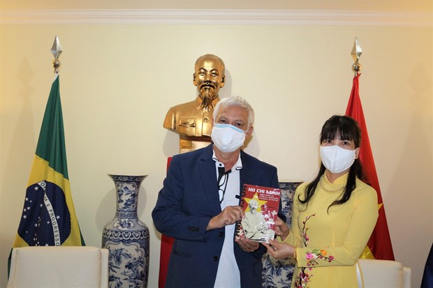 Brazilian Workers Party seeks stronger ties with Vietnam