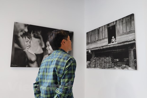 Photo exhibition held in Australia to raise funds to support flood victims in Central region