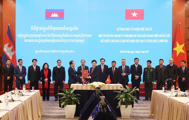 Legal documents on Vietnam-Cambodia border demarcation, marker planting take effect