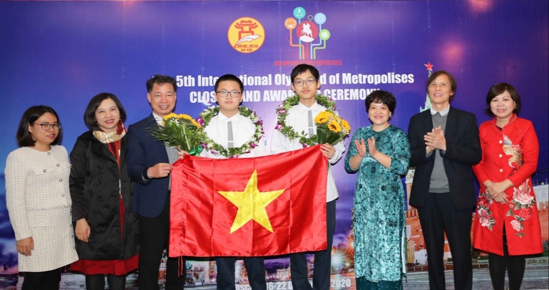 Vietnamese students win eight medals at IOM