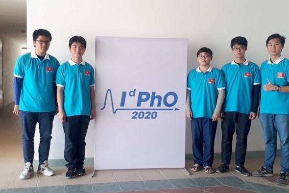 All five Vietnamese students win medals at IdPhO 2020