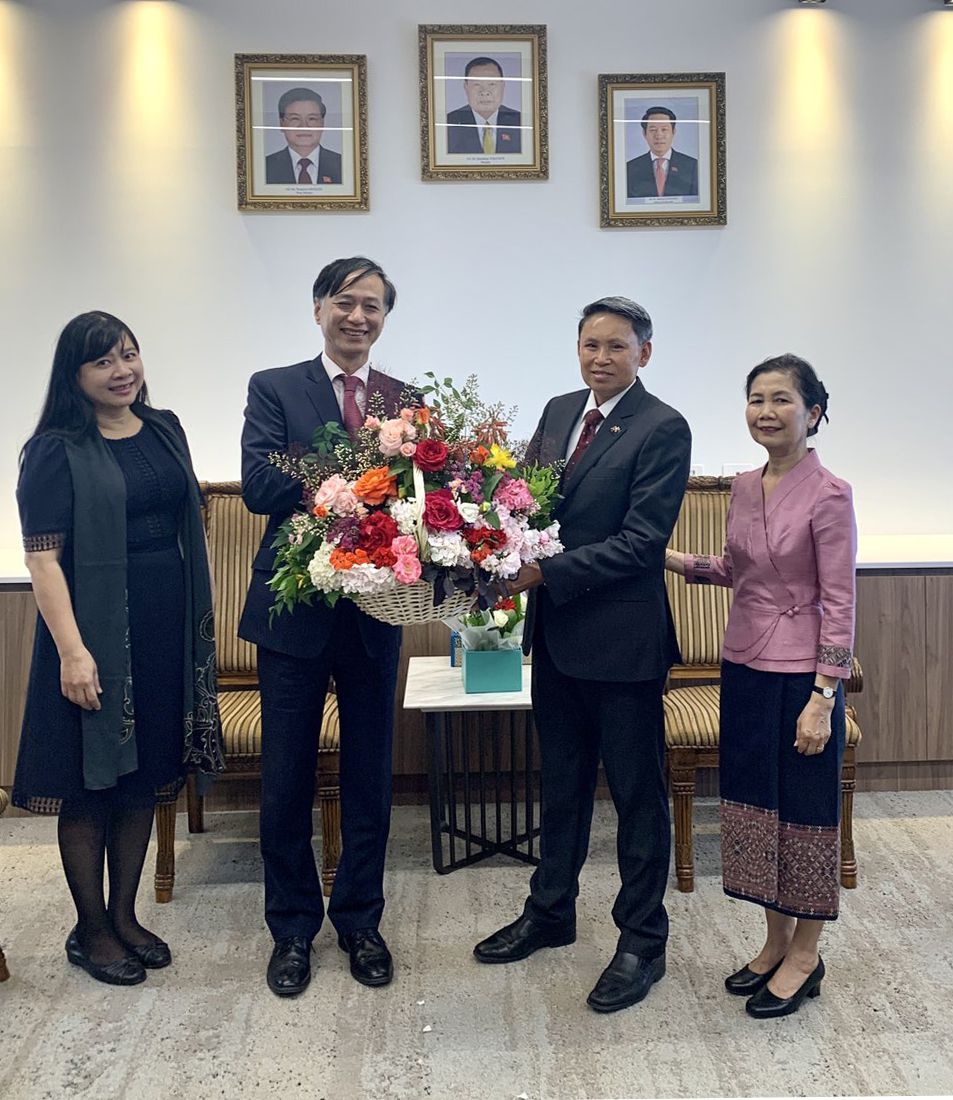 Vietnamese Embassy in Australia congratulates Laos on 45th National Day