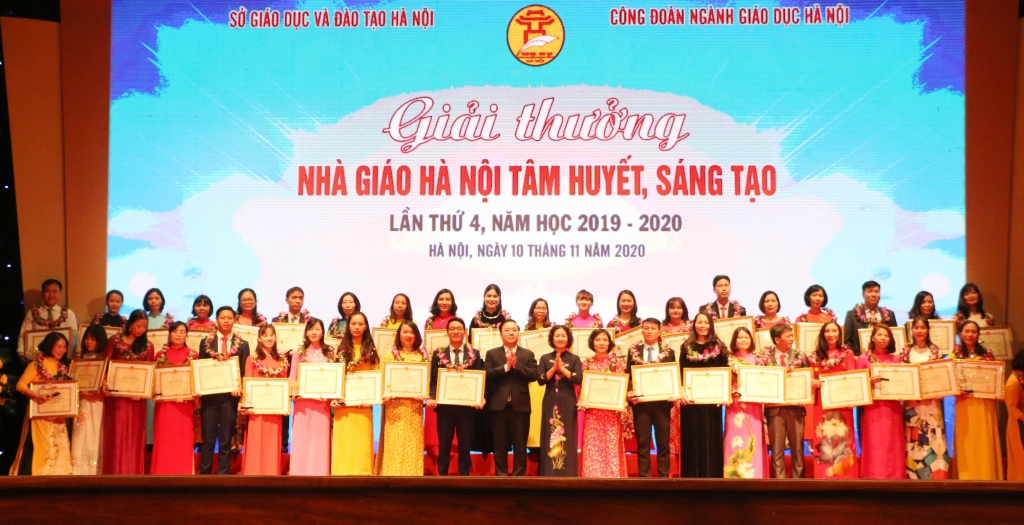 Outstanding teachers honoured for their great contributions