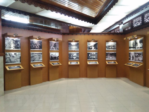 Vietnam opens photo exhibition in Bali to mark 65th anniversary of Vietnam-Indonesia ties