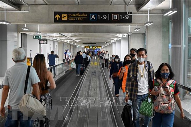 Vietnamese people in Thailand warned against returning to Vietnam by road