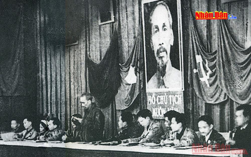 Film on Uncle Ho and national party congresses introduced nationwide