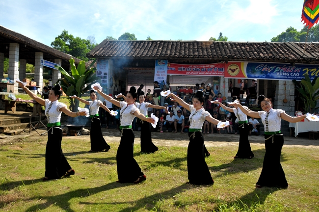 Cultural activities welcoming Tet at Vietnam National Village for Ethnic Culture and Tourism