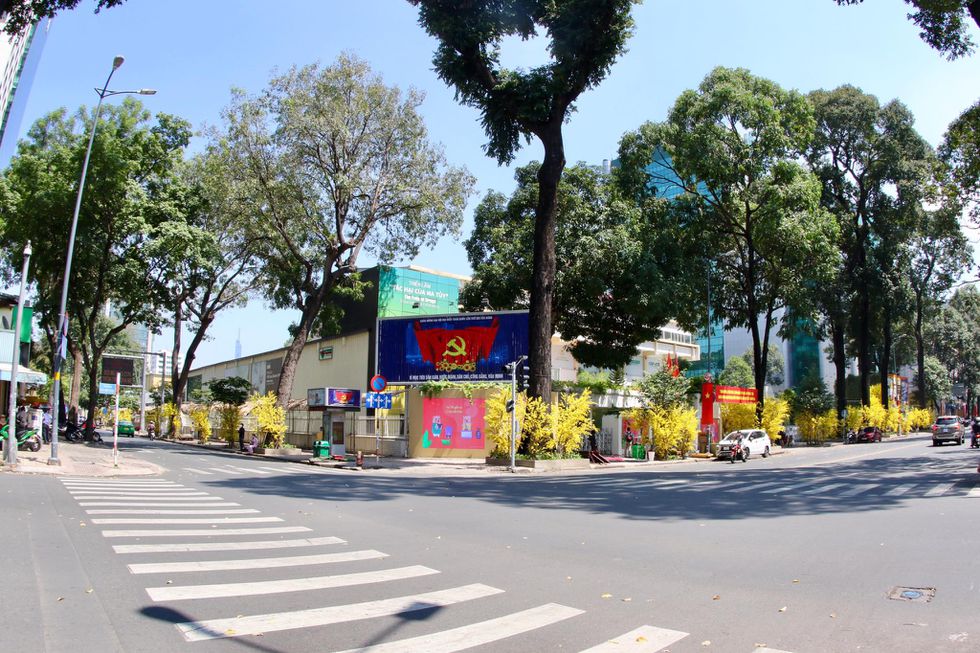 All non-essential business, service establishments in HCMC shut down due to COVID-19