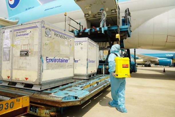 First 117,600 doses of Covid-19 vaccines arrive in Vietnam