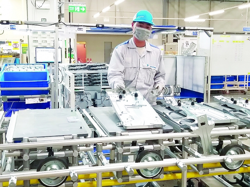 Trade surplus nears 3 billion USD