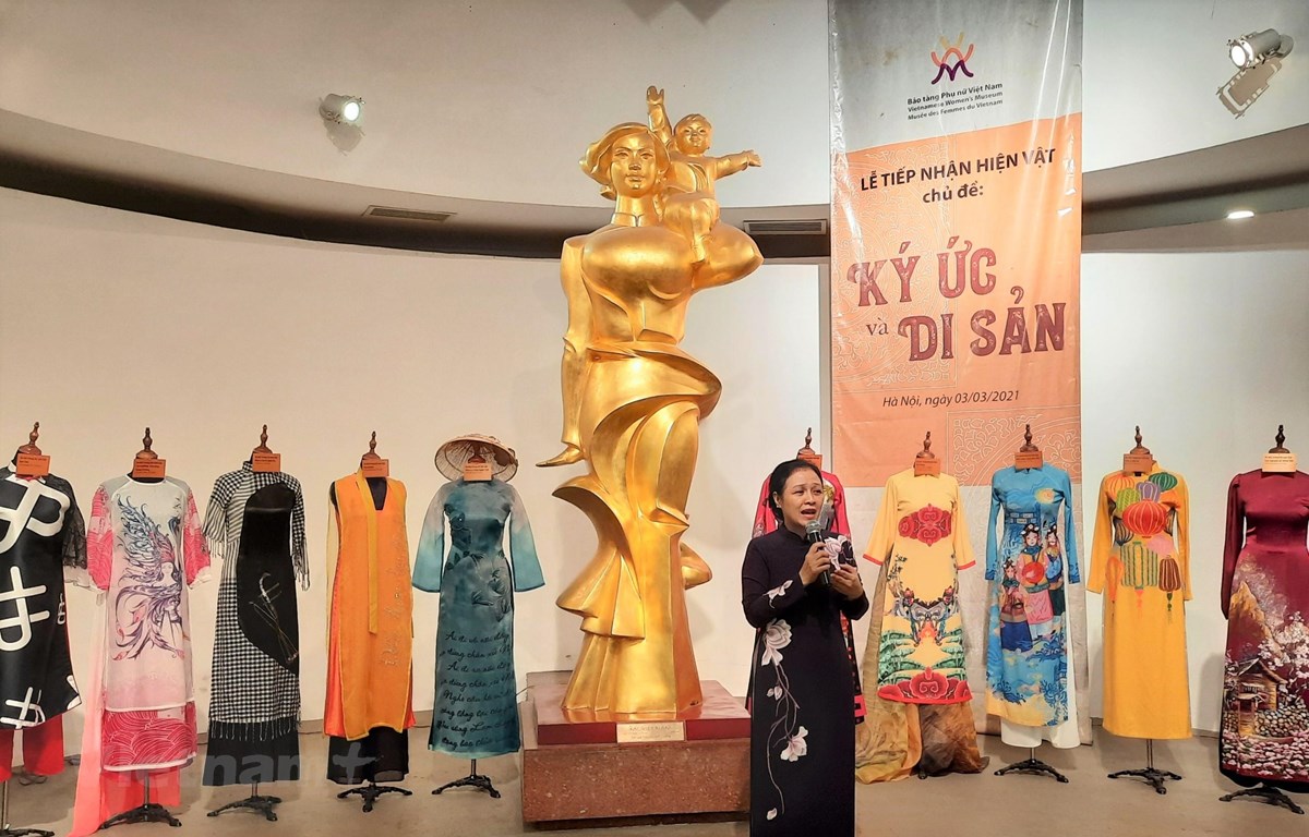 Vietnam Women s Museum receives precious objects from individuals