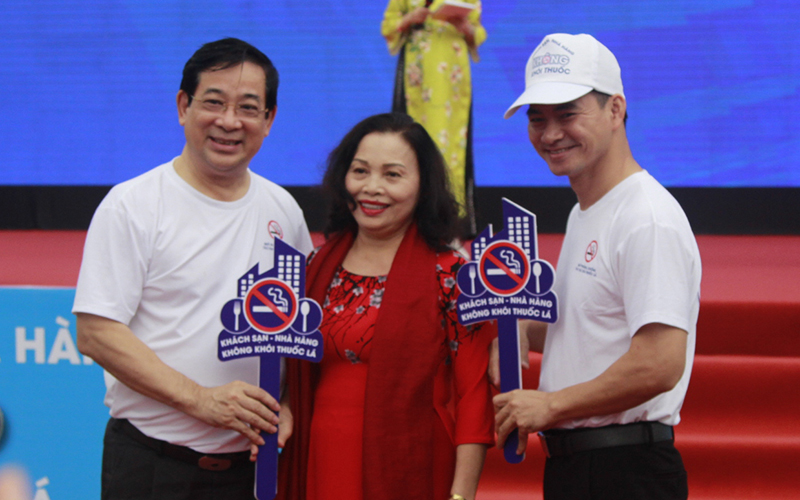 Campaign on smoke-free restaurants and hotels launched in Hanoi