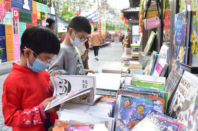 Hanoi to set up 10 libraries and bookcases in 2021