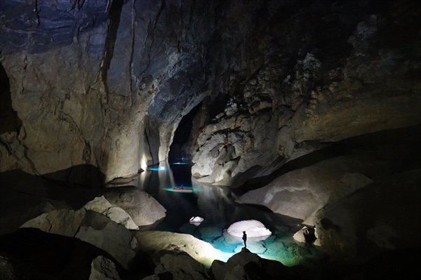 Exhibitions on Italian and Vietnamese landscapes