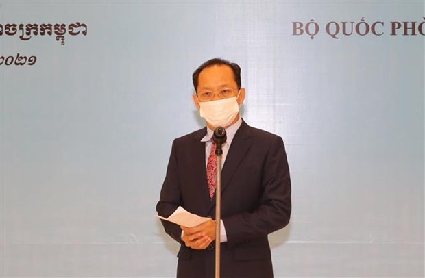 Vietnam’s Defence Ministry offers medical supplies to Cambodian counterpart to fight COVID-19