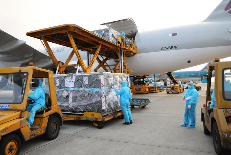 Vietnam receives second shipment of 1 682 million AstraZeneca COVID-19 vaccine doses