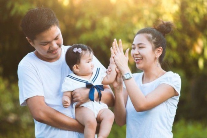 Online photo contest on young family happiness celebrates