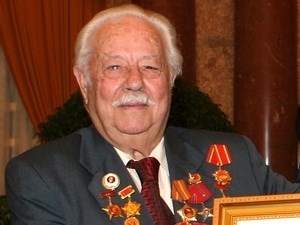 Leaders extend condolences over death of Greek Hero of People s Armed Forces