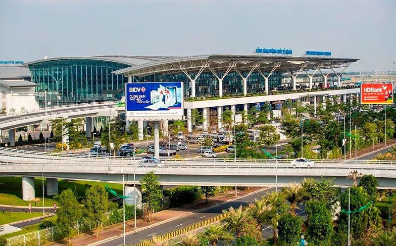 Continuing receiving passengers from abroad at Noi Bai and Tan San Nhat airports