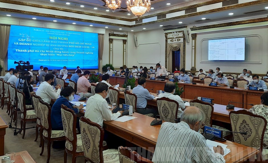 HCMC accompanies and supports businesses facing difficulties due to COVID-19