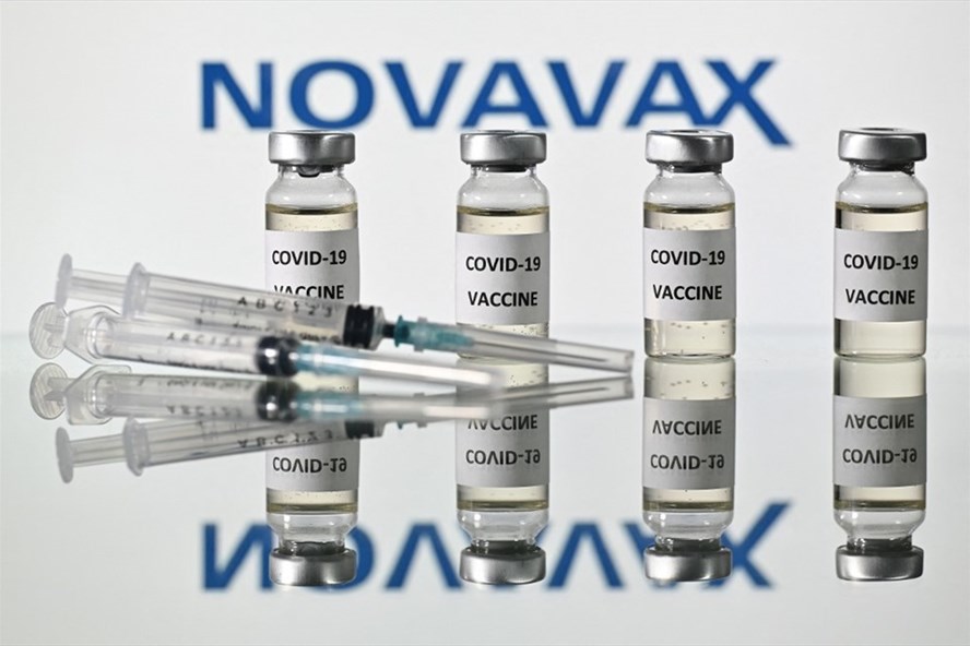 Groups and individuals pledge to contribute 2,293 billion VND to support HCM City’s purchase of COVID-19 vaccines