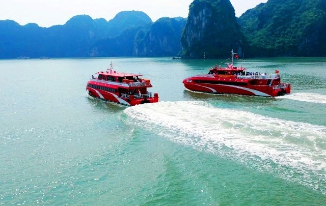 Quang Ninh adds 5-star speedboat to serve island tourism
