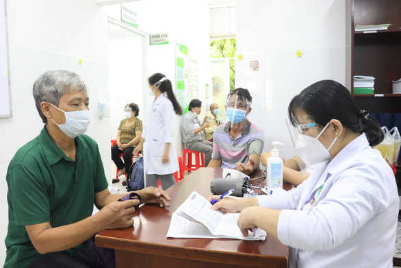 HCM City gives 930,000 COVID-19 vaccine shots to people from 15 priority groups